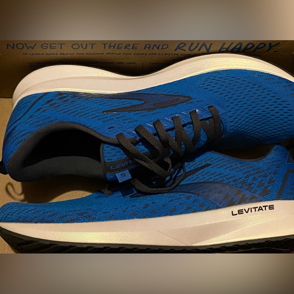 Brooks Levitate Men's Athletic Running Shoes - Blue and Black